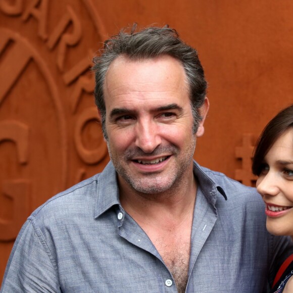 Jean Dujardin et sa compagne Nathalie Péchalat - People au village des internationaux de France de tennis à Roland Garros à Paris 5 juin 2016.