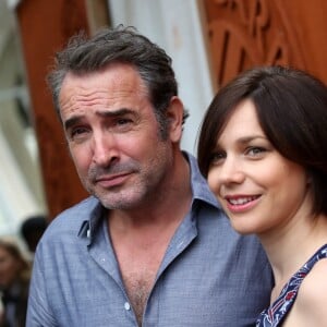 Jean Dujardin et sa compagne Nathalie Péchalat - People au village des internationaux de France de tennis à Roland Garros à Paris 5 juin 2016.