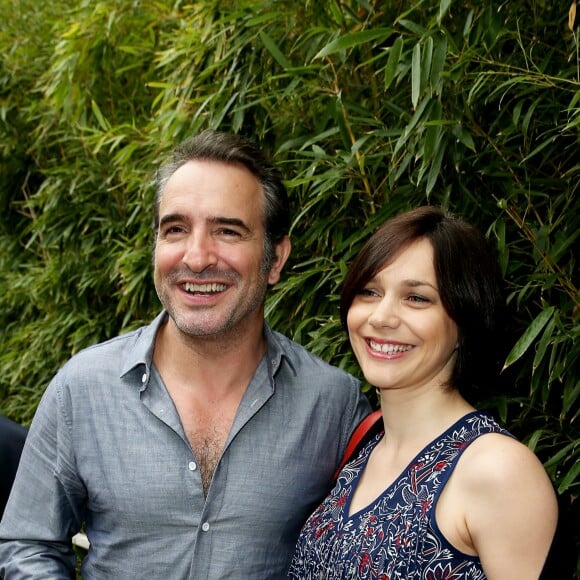 Jean Dujardin et sa compagne Nathalie Péchalat - People au village des internationaux de France de tennis à Roland Garros à Paris 5 juin 2016.