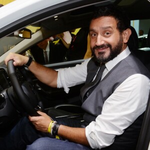 Cyril Hanouna - Présentation du Renault Trezor concept car électrique pendant la 119ème édition du Mondial de l'Automobile 2016 au Paris Expo Porte de Versailles à Paris, France, le 29 septembre 2016. © Rachid Bellak/Bestimage