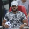 Exclusif - Malik, l'ex de Sarah Fraisou sort de Hôpital Simone Veil à Eaubonne le 26 septembre après avoir reçu une balle dans la jambe dans son bar à Chicha à Argenteuil.