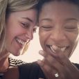 Samira Wiley annonce ses fiançailles avec Lauren Morelli sur son compte Instagram le 4 octobre 2016.