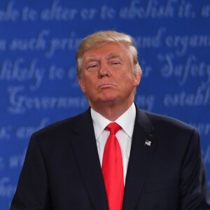 Donald Trump pendant le 2e débat des présidentielles à la Washington University de St. Louis. le 9 octobre 2016.