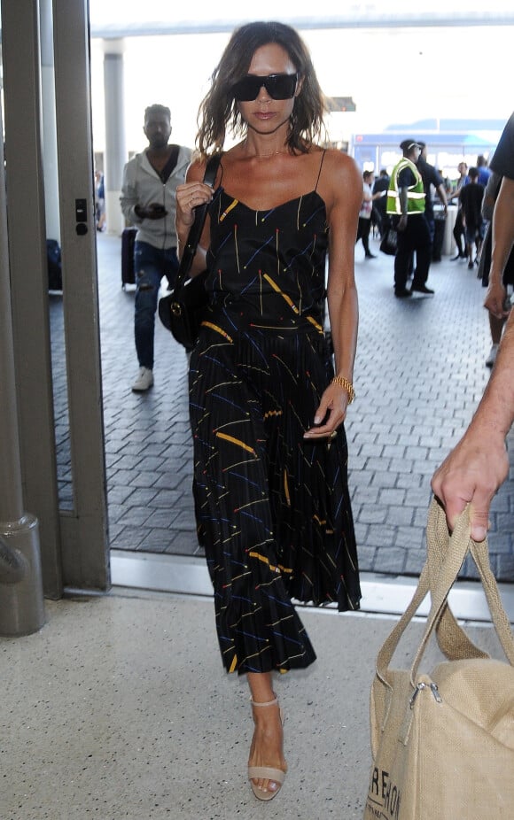 Victoria Beckham arrive à l'aéroport de LAX à Los Angeles, le 31 juillet 2016