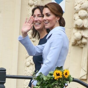 Kate Middleton, duchesse de Cambridge, a visité le musée Mauritshuis à La Haye le 11 octobre 2016 à l'occasion de sa première visite officielle en solitaire à l'étranger.