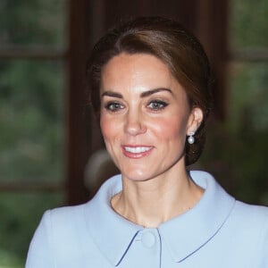 Kate Middleton, duchesse de Cambridge, à la résidence de l'ambassadeur de Grande-Bretagne à La Haye le 11 octobre 2016 à l'occasion de sa première visite officielle en solitaire à l'étranger.