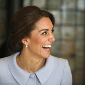 Kate Middleton, duchesse de Cambridge, à la résidence de l'ambassadeur de Grande-Bretagne à La Haye le 11 octobre 2016 à l'occasion de sa première visite officielle en solitaire à l'étranger.