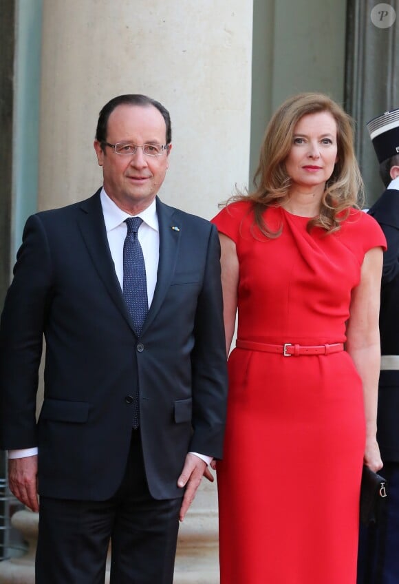 Francois Hollande et Valérie Trierweiler lors du dîner d'état au Palais de l'Elysee en l'honneur de Mr Bronislaw Komorowski, President de la Republique de Pologne, le 7 mai 2013.