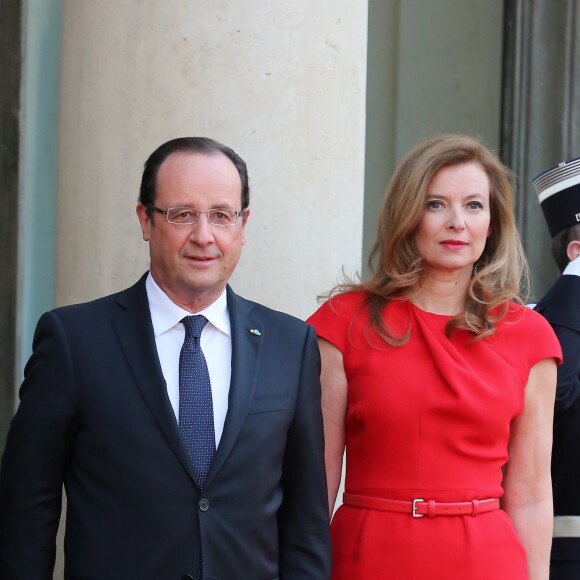 Francois Hollande et Valérie Trierweiler lors du dîner d'état au Palais de l'Elysee en l'honneur de Mr Bronislaw Komorowski, President de la Republique de Pologne, le 7 mai 2013.