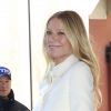 Gwyneth Paltrow quitte les studios CBS après un passage pour la promotion de son livre "It's All Easy" à New York le 13 avril 2016.