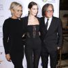 Bella Hadid avec ses parents Yolanda Hadid et Mohamed Hadid arrivent au gala pour la soirée "Uniting for a Lyme-Free World" à New York City, New York, Etats-Unis, le 13 octobre 2016. © Charles Guerin/Bestimage