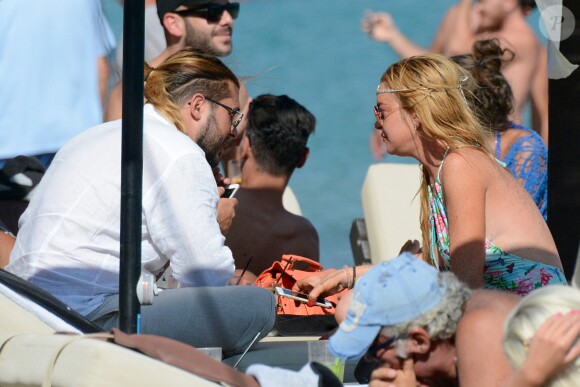Lindsay Lohan et Dennis Papageorgiou au Rakkan Mykonos Beach Bar Restaurant, le 31 août 2016