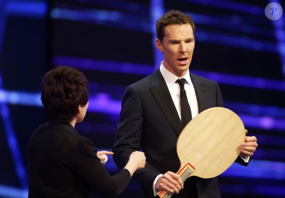 Benedict Cumberbatch joue au ping-pong avec Yaping Deng - Cérémonie des Laureus World Sport Awards 2015 à Shangai le 15 avril 2015