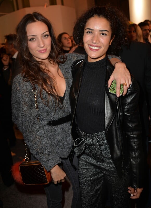 Léa Castel et Sabrina Ouazani - Soirée d'inauguration de la FIAC 2016 (Foire Internationale d'Art Contemporain) organisé par Orange au Grand Palais à Paris, France, le 19 octobre 2016. © Veeren/Bestimage19/10/2016 - Paris