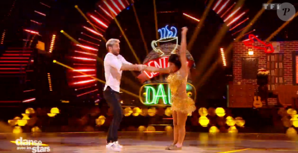 Karine Ferri dans "Danse avec les stars 7" sur TF1 le 22 octobre 2016.