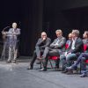 Image de la conférence de presse de présentation du pôle Entertainment de Fimalac – le groupe 3S, le 20 octobre 2016 à Paris : Marc Ladreit de Lacharrière s'exprime sous le regard de Jamel Debbouze et des directeurs des différentes entités.