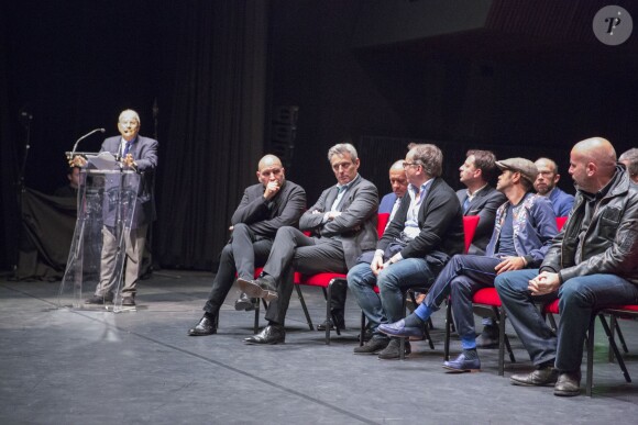 Image de la conférence de presse de présentation du pôle Entertainment de Fimalac – le groupe 3S, le 20 octobre 2016 à Paris : Marc Ladreit de Lacharrière s'exprime sous le regard de Jamel Debbouze et des directeurs des différentes entités.