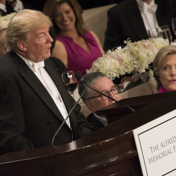 Hillary Clinton et Donald Trump au dîner Alfred E. Smith, organisé dans les salons du prestigieux Waldorf Astoria, à New York le 20 octobre 2016