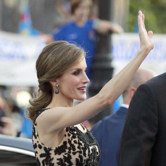 Le roi Felipe VI et la reine Letizia d'Espagne - Remise des prix Princesse des Asturies en présence du roi Felipe VI, La reine Letizia et de Sofia au théâtre Campoamor à Oviedo, Espagne, le 21 octobre 2016.