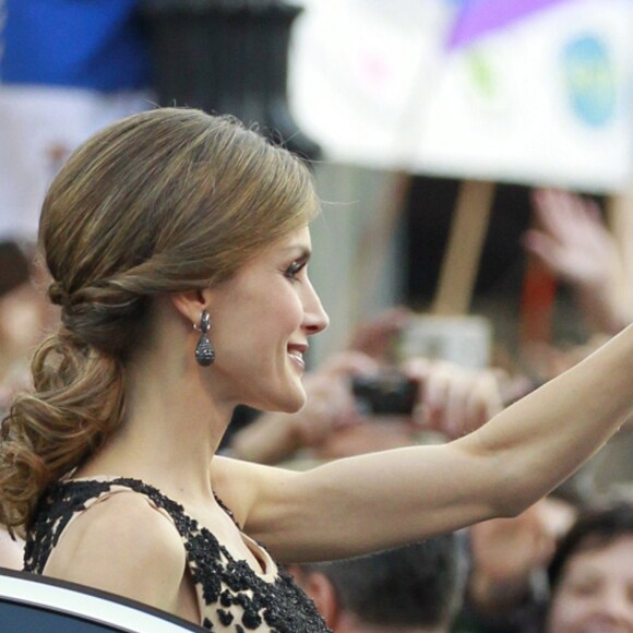 La reine Letizia d'Espagne - Remise des prix Princesse des Asturies en présence du roi Felipe VI, La reine Letizia et de Sofia au théâtre Campoamor à Oviedo, Espagne, le 21 octobre 2016.