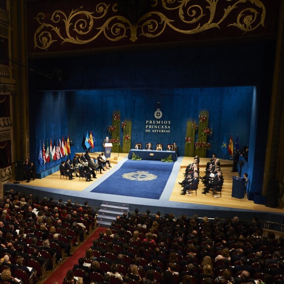 Le roi Felipe VI et la reine Letizia d'Espagne - Remise des prix Princesse des Asturies en présence du roi Felipe VI, la reine Letizia et Sofia au théâtre Campoamor à Oviedo, Espagne, le 21 octobre 2016.