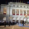 Le roi Felipe VI, la reine Letizia et La reine Sofia d'Espagne quittent la remise des prix Princesse des Asturies au théâtre Campoamor à Oviedo, Espagne, le 21 octobre 2016.