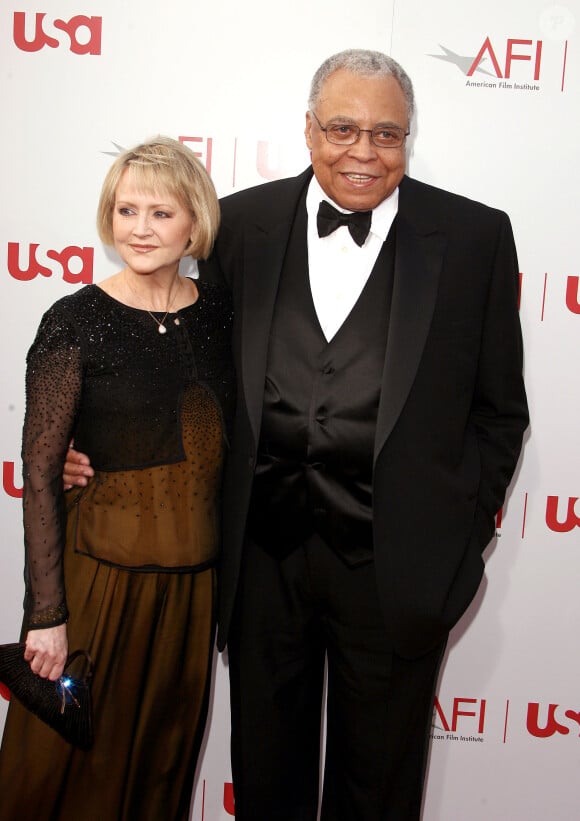 James Earl Jones et sa femme Cecilia Hart à Hollywood en 2006.