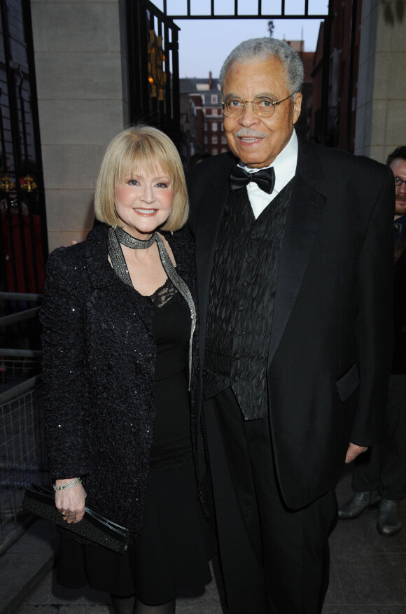 James Earl Jones et sa femme Cecilia Hart à Londres en 2010.