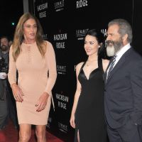 Mel Gibson et sa jeune amoureuse Rosalind, enceinte, face à Caitlyn Jenner