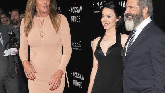 Mel Gibson et sa jeune amoureuse Rosalind, enceinte, face à Caitlyn Jenner