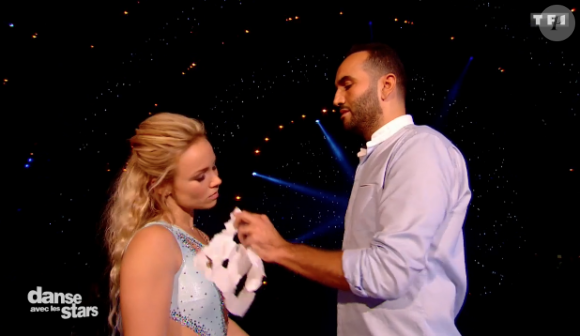 Kamel le magicien et Emmanuelle Berne - "Danse avec les stars 7" sur TF1. Le 29 octobre 2016.