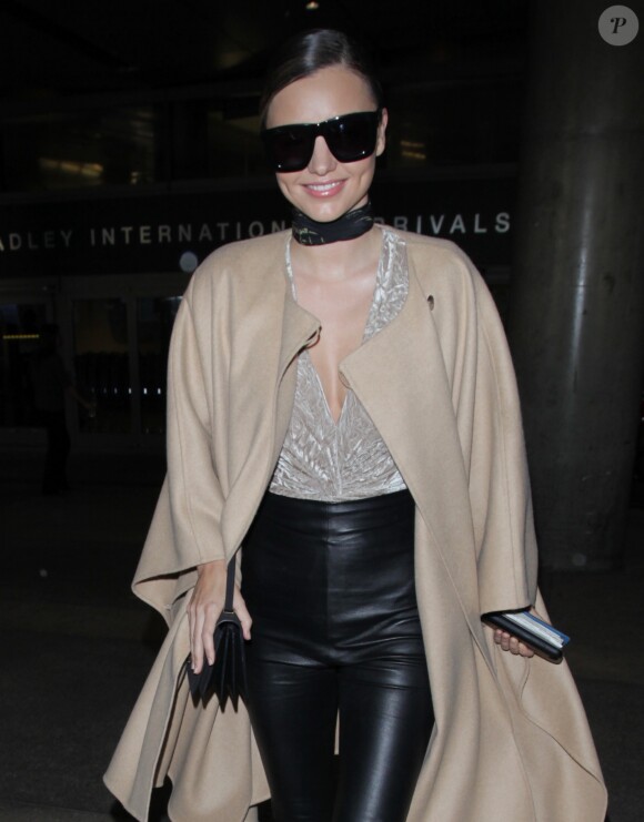 Miranda Kerr arrive à l'aéroport de LAX à Los Angeles, le 5 octobre 2016