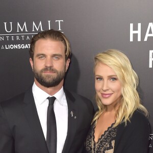 Milo Gibson et sa compagne Lindsay Goodstein - People à la projection du film "Tu ne tueras point" (Hacksaw Ridge) à Beverly Hills le 24 octobre 2016.