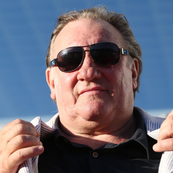 Gérard Depardieu inaugure un centre cinématographique à son nom en Russie. Un centre culturel dans la ville russe de Saransk où l'acteur français est enregistré en tant que résident porte désormais son nom. La star du cinéma français l'a inauguré personnellement. L'acteur français qui est citoyen russe depuis plus de trois ans a salué des habitants de Saransk qui sont venus à la cérémonie d'inauguration en russe. Il a aussi promis de voter aux élections législatives qui se tiendront le 18 septembre. Le 28 août 2016