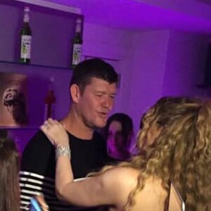 Exclusif - Mariah Carey et son compagnon James Packer font la fête dans une boite de nuit à Capri en Italie le 24 juillet 2016.