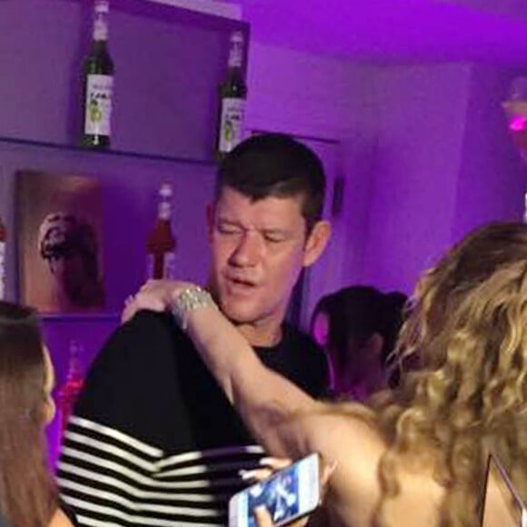 Exclusif - Mariah Carey et son compagnon James Packer font la fête dans une boite de nuit à Capri en Italie le 24 juillet 2016.