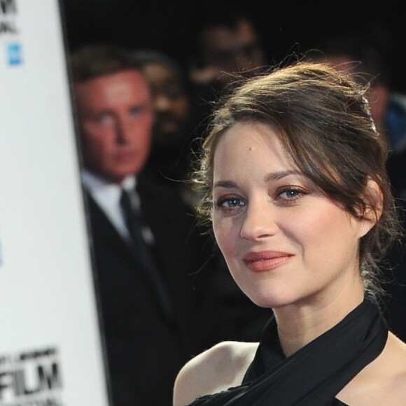 Marion Cotillard (enceinte), habillée en Dior Haute Couture, au festival du film BFI de Londres le 14 octobre 2016. © Ferdaus Shamim via ZUMA Wire / Bestimage