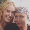 Shannen Doherty se bat contre le cancer du sein et garde le sourire grâce à son amie Chelsea Handler. Photo publiée sur Instagram le 24 octobre 2016
