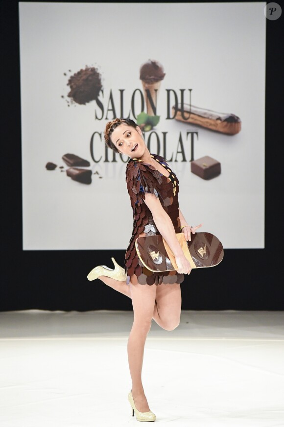 Capucine Anav au Défilé du 22ème salon du chocolat à la porte de Versailles à Paris le 27 octobre 2016. (coiffures Franck Provost / maquillages Make Up For Ever) © Veeren-Perusseau/Bestimage