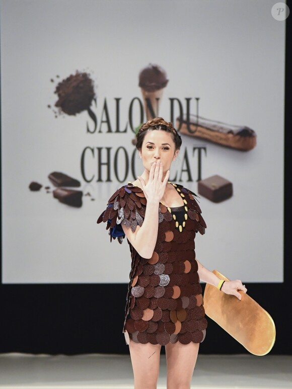 Capucine Anav au Défilé du 22ème salon du chocolat à la porte de Versailles à Paris le 27 octobre 2016. (coiffures Franck Provost / maquillages Make Up For Ever) © Veeren-Perusseau/Bestimage