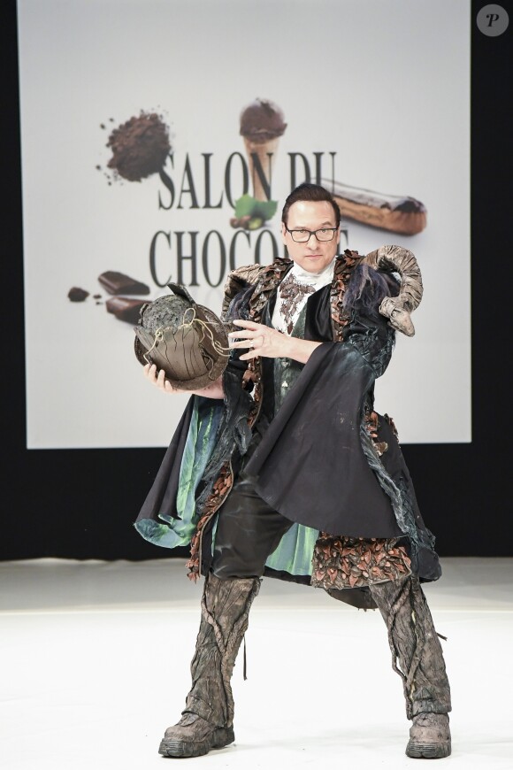 Jean-Marc Généreux  au Défilé du 22ème salon du chocolat à la porte de Versailles à Paris le 27 octobre 2016. (coiffures Franck Provost / maquillages Make Up For Ever) © Veeren-Perusseau/Bestimage
