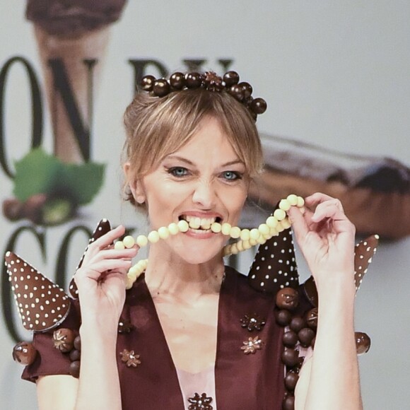 Maya Lauqué au Défilé du 22ème salon du chocolat à la porte de Versailles à Paris le 27 octobre 2016. (coiffures Franck Provost / maquillages Make Up For Ever) © Veeren-Perusseau/Bestimage