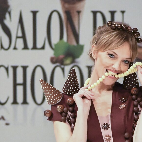Maya Lauqué  au Défilé du 22ème salon du chocolat à la porte de Versailles à Paris le 27 octobre 2016. (coiffures Franck Provost / maquillages Make Up For Ever) © Veeren-Perusseau/Bestimage