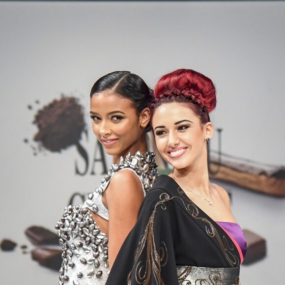 Flora Coquerel (Miss France 2013) et Delphine Wespiser (Miss France 2012) au Défilé du 22ème salon du chocolat à la porte de Versailles à Paris le 27 octobre 2016. (coiffures Franck Provost / maquillages Make Up For Ever) © Veeren-Perusseau/Bestimage
