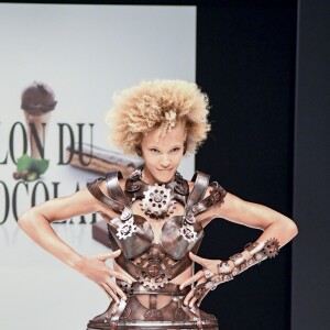 Amanda Scott  au Défilé du 22ème salon du chocolat à la porte de Versailles à Paris le 27 octobre 2016. (coiffures Franck Provost / maquillages Make Up For Ever) © Veeren-Perusseau/Bestimage