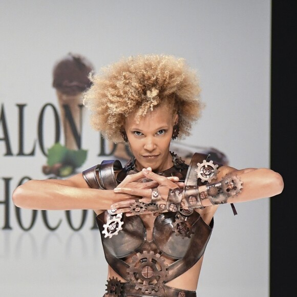 Amanda Scott au Défilé du 22ème salon du chocolat à la porte de Versailles à Paris le 27 octobre 2016. (coiffures Franck Provost / maquillages Make Up For Ever) © Veeren-Perusseau/Bestimage