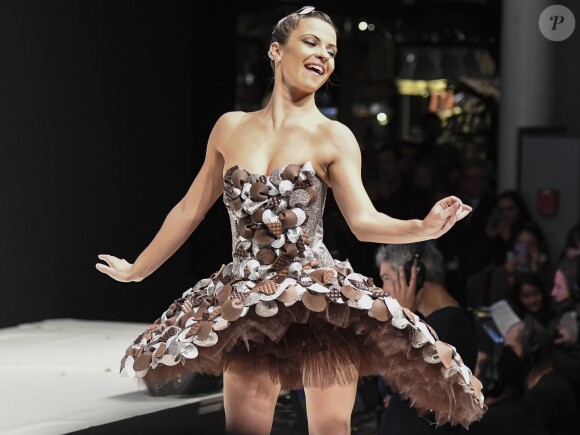 Denitsa Ikonomova  au Défilé du 22ème salon du chocolat à la porte de Versailles à Paris le 27 octobre 2016. (coiffures Franck Provost / maquillages Make Up For Ever) © Veeren-Perusseau/Bestimage