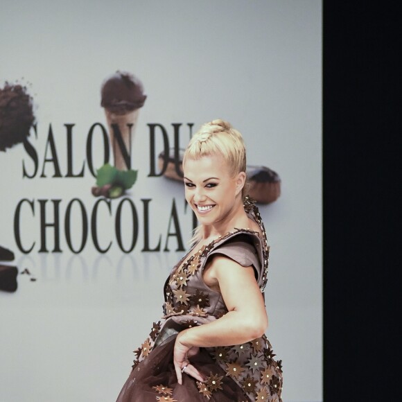 Katrina Patchett  au Défilé du 22ème salon du chocolat à la porte de Versailles à Paris le 27 octobre 2016. (coiffures Franck Provost / maquillages Make Up For Ever) © Veeren-Perusseau/Bestimage