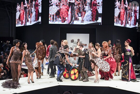 Délilé de tous les mannequins au 22ème salon du chocolat à la porte de Versailles à Paris le 27 octobre 2016. (coiffures Franck Provost / maquillages Make Up For Ever) © Veeren-Perusseau/Bestimage