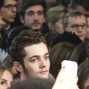 Louis Sarkozy lors du délilé de sa compagne Capucine Anav au 22ème salon du chocolat à la porte de Versailles à Paris le 27 octobre 2016. (coiffures Franck Provost / maquillages Make Up For Ever) © Veeren-Perusseau/Bestimage